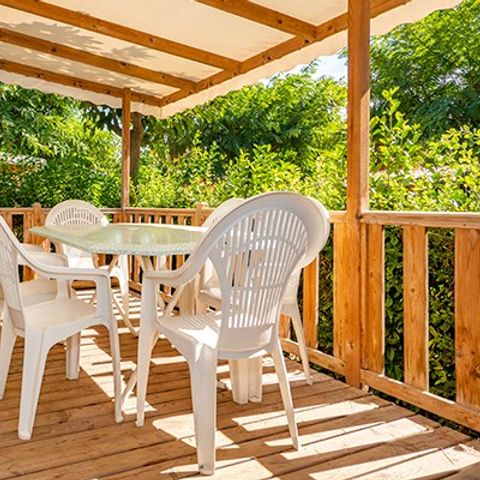 Mobilhome 6 personnes - Classic XL | 3 Ch. | 6 Pers. | Terrasse Couverte | TV