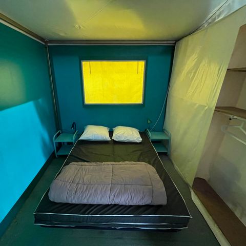 Glampingtent 5 personen - Bungalow Toilé Cerisier Standard 25m² - 2 kamers + Overdekt terras 10m² 5 pers.