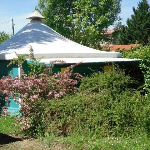 Bungalowzelt 5 personen - Zeltbungalow Kirschbaum Standard 25m² - 2 Zimmer + Überdachte Terrasse 10m² 5 pers.