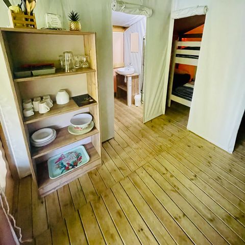 Safarizelt 5 Personen - Lodge Haselnussbaum Standard 22m² - 2 Zimmer + Überdachte Terrasse 8m²