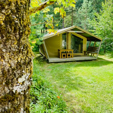 Safarizelt 5 Personen - Lodge Haselnussbaum Standard 22m² - 2 Zimmer + Überdachte Terrasse 8m²