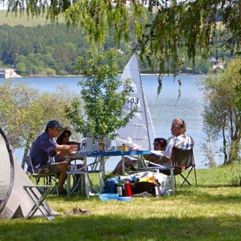 PLOT - Classic pitch package - Lake view