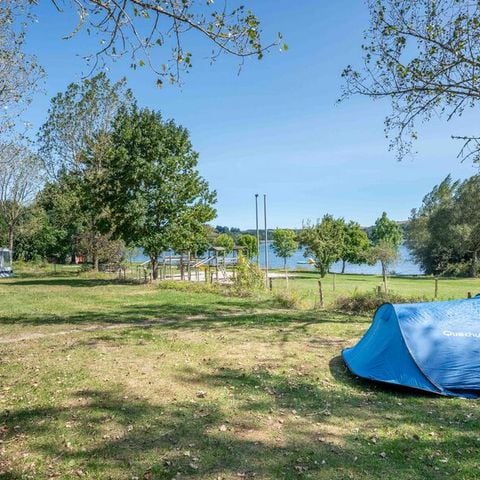 PLOT - Classic pitch package - Lake view