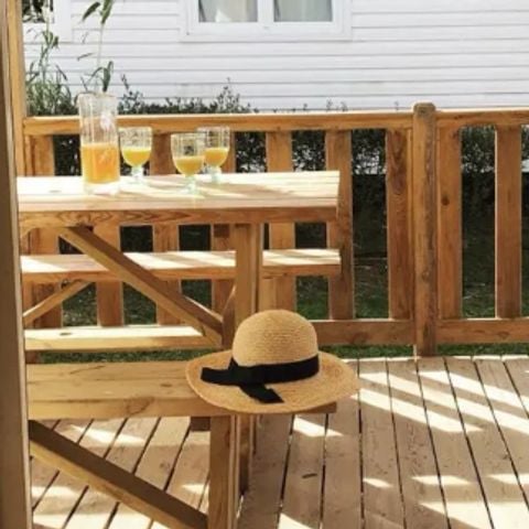 BUNGALOW 6 personnes - Olivier avec terrasse 2 chambres