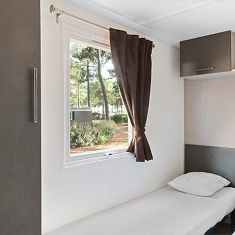 Mobile home 6 persons - Classic | 3 Bedrooms | 6 Pers. | Raised terrace | Air-con.
