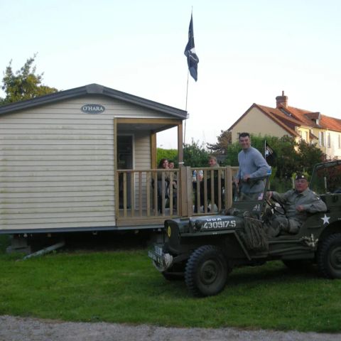 Stacaravan 6 personen - CONFORT 31m² - (6pers) 3 kamers + 1SDB + WC + Halfoverdekt terras