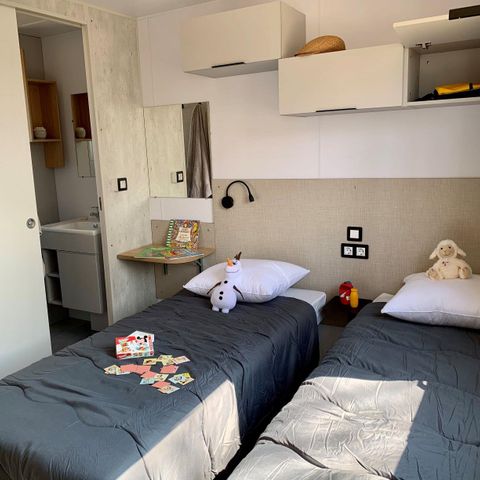 Stacaravan 4 personen - PREMIUM 34m² - (4pers) 2 kamers + 2 badkamers + LV + TV + Barbecue + Terras