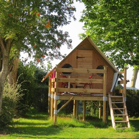 Safarizelt 2 personen - Mini-Kanadier auf Stelzen STANDARD 8 m² - Strom 10A - 1 Zimmer + Terrasse - ohne Sanitäranlagen