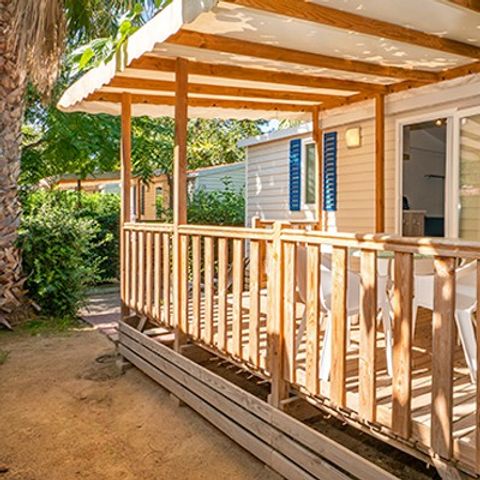 Stacaravan 6 personen - Comfort XL | 3 slaapkamers | 6 pers | Verhoogd terras | Airconditioning