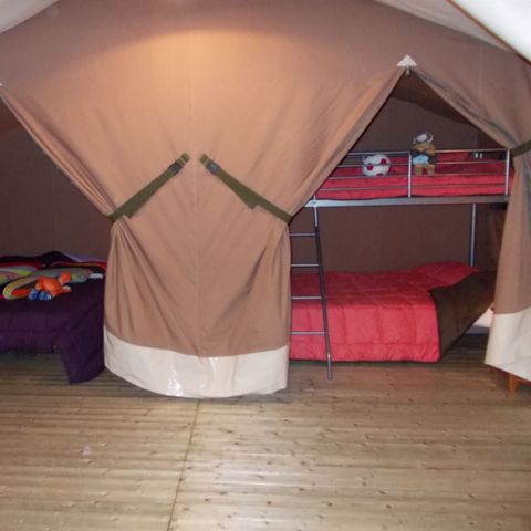 CANVAS AND WOOD TENT 5 people - Victoria Lodge for 5 people – Canvas & Wood – 30 m² – 2 bedrooms