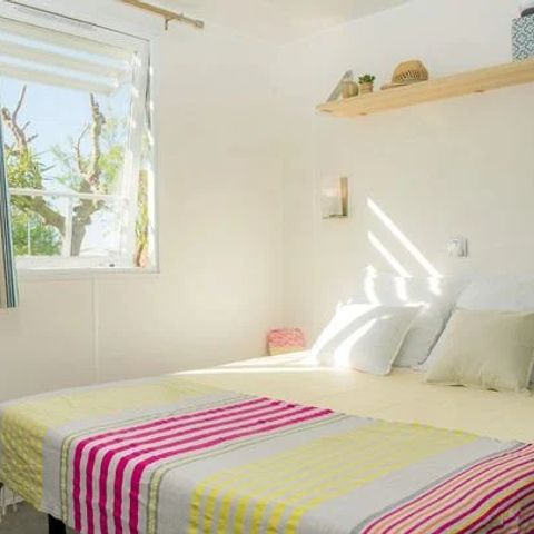 Stacaravan 6 personen - Classic XL | 2 slaapkamers | 4/6 pers. | Overdekt terras | TV