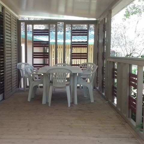 CHALET 7 people - Chalet VEGA 32m² (2 bedrooms), sofa bed in the living room