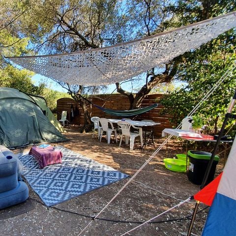 Pitch - Comfort Package: Pitch for 1 car + tent, caravan or motorhome + electricity (10A)