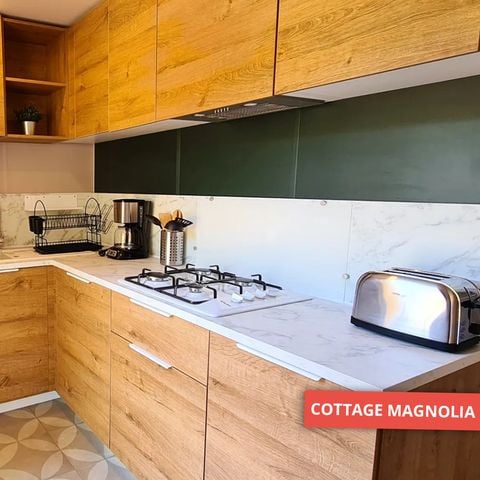 CASA MOBILE 6 persone - NUOVO 2023 ! Cottage MAGNOLIA + jacuzzi 32m² (2 camere)