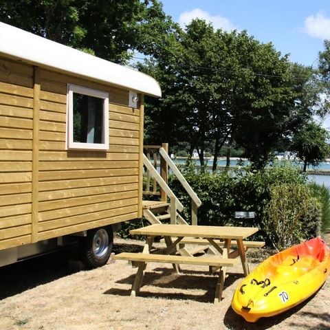 UNUSUAL ACCOMMODATION 4 people - 3-Room Caravan Sleeps 4 + TV