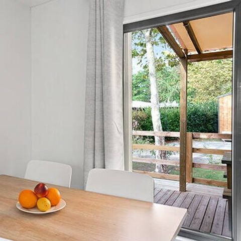 Mobilheim 6 Personen - Mobilheim | Premium Exclusive | 3 Zi. | 6 Pers. | Überdachte Terrasse | 1 Bad | Klimaanlage | TV