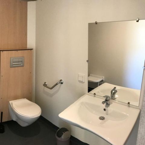 Mobilheim 4 Personen - PMR 31m² - 2 Schlafzimmer - überdachte Terrasse (behindertengerecht) - TV