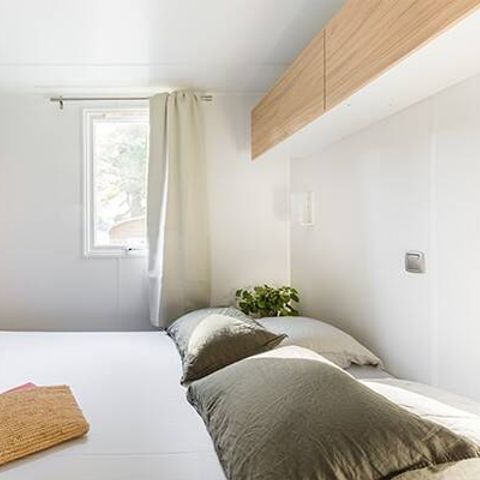 Mobilhome 6 personnes - Confort | 3 Ch. | 6 Pers. | Terrasse surélevée | 1 SDB | TV