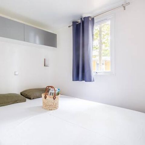 Mobilhome 4 personnes - Mobil-home | Comfort | 2 Ch. | 4 Pers. | Terrasse surélevée | 1 SDB | TV