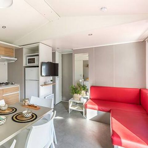 Mobilhome 6 personnes - Confort | 3 Ch. | 6 Pers. | Terrasse surélevée | 1 SDB | TV