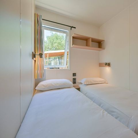 BUNGALOW 8 personnes - Mobil-home | Comfort | 4 Ch. | 8 Pers. | Terrasse surélevée | 2 SDB | Clim.
