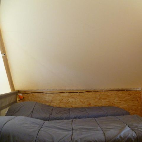CANVAS AND WOOD TENT 4 people - COSY TRAPPER Without sanitary facilities