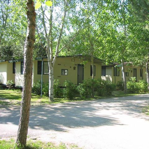 BUNGALOW 4 personnes - BASIC