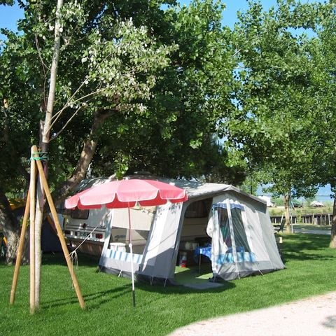 EMPLACEMENT - Gold Tente 65/125 m²
