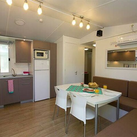 Stacaravan 6 personen - Stacaravan | Klassiek | 3 Slaapkamers | 6 Pers. | Verhoogd terras | Airconditioning.