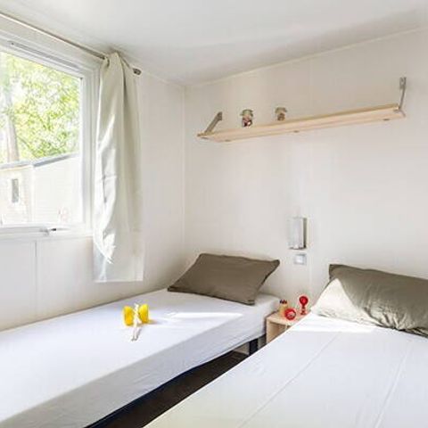Bungalow 4 Personen - Mobilheim | Comfort | 2 Zi. | 4 Pers. | Erhöhte Terrasse