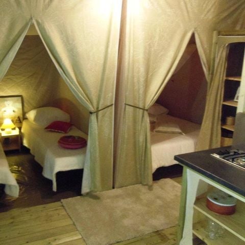 TIENDA DE LONA Y MADERA 4 personas - Canadá con instalaciones sanitarias