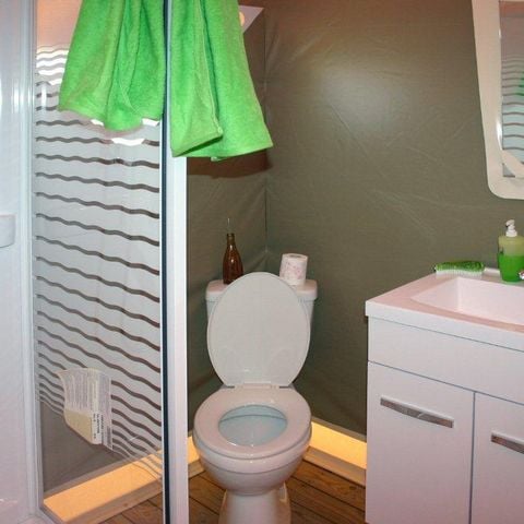 TIENDA DE LONA Y MADERA 4 personas - Canadá con instalaciones sanitarias