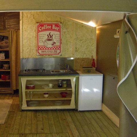 TIENDA DE LONA Y MADERA 4 personas - Canadá con instalaciones sanitarias