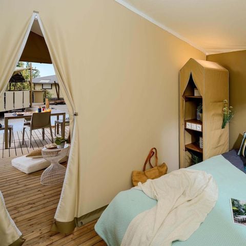 CANVAS AND WOOD TENT 5 people - Canada +, without sanitary facilities