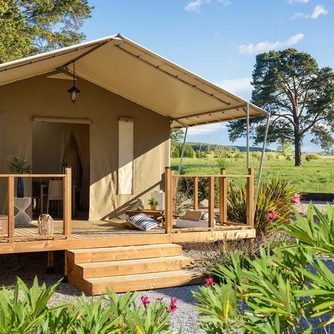 CANVAS AND WOOD TENT 5 people - Canada +, without sanitary facilities