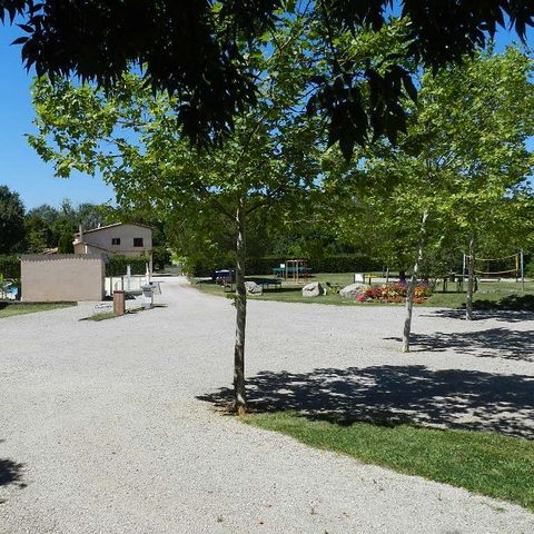 STAANPLAATS - Camperplaats 2 pers, elec.10A en + (optioneel)