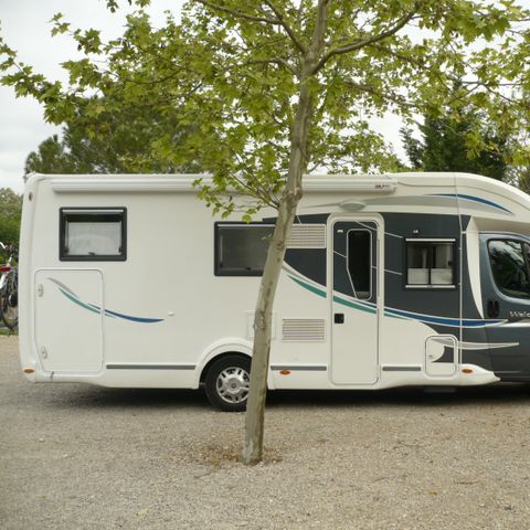 STAANPLAATS - Camperplaats 2 pers, elec.10A en + (optioneel)