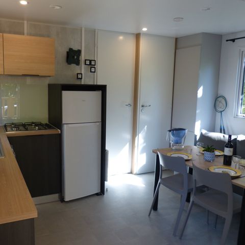 Stacaravan 4 personen - Stacaravan 26m² met airconditioning - 2 kamers + 20m² overdekt terras