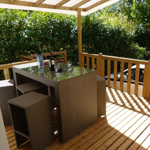Mobilhome 4 personnes - 26m² climatisé - 2 chambres - Terrasse couverte 20m²