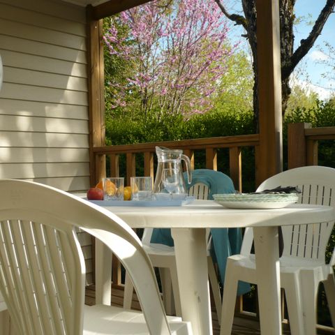 BUNGALOW 4 personnes - Mobil home  20m² - 2 chambres + terrasse semi couverte 7,50m²