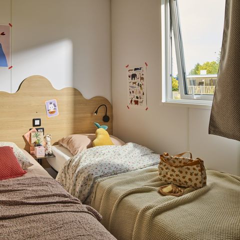 Mobilheim 6 Personen - 32m² - 3 Schlafzimmer + halbüberdachte Terrasse 22 m².