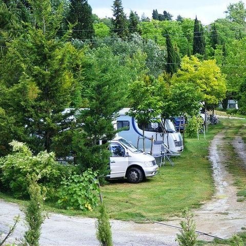 PIAZZOLA - Piazzola per auto + tenda o roulotte o camper 40/80 m².