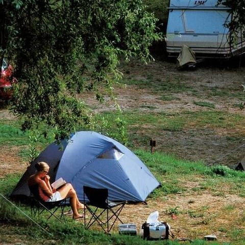 Kampeerplaats - 10/40 m² tent of caravan