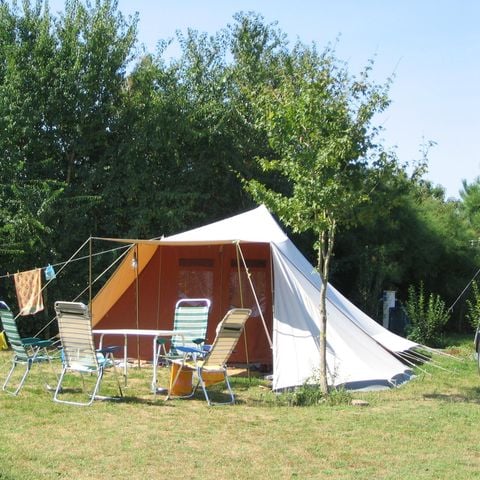 EMPLACEMENT -  Forfait emplacement avec voiture 2/6 pers