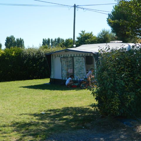 PLOT -  XXL package with car 2/8 pers