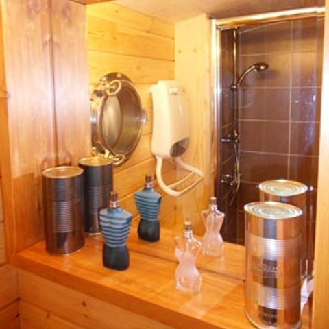 UNIEKE ACCOMMODATIE 5 personen - TOUE CABANEE OP HET WATER