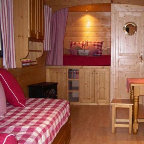 HÉBERGEMENT INSOLITE 5 personnes - ROULOTTE GÎTE