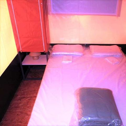 BUNGALOW 4 personnes - Toile Cyrus, Sans sanitaires dimanche haute saison