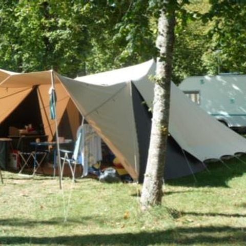 STAANPLAATS - Natuurgebied 110m² met elektriciteit