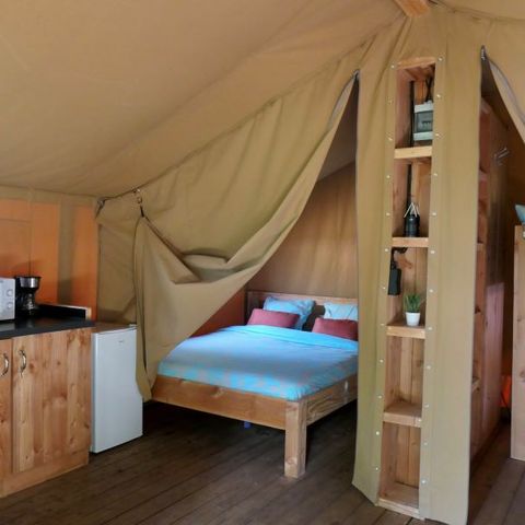 Tente en toile et en bois 5 personnes - Lodge sans sanitaires
